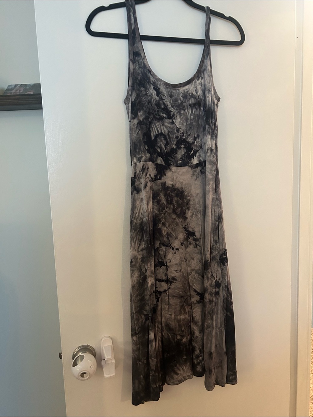 Sleeveless Black & Gray Tie-Dye Midi Dress